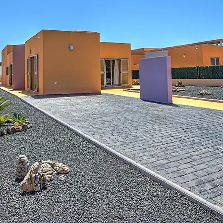 Josefina Villa Costa De Antigua